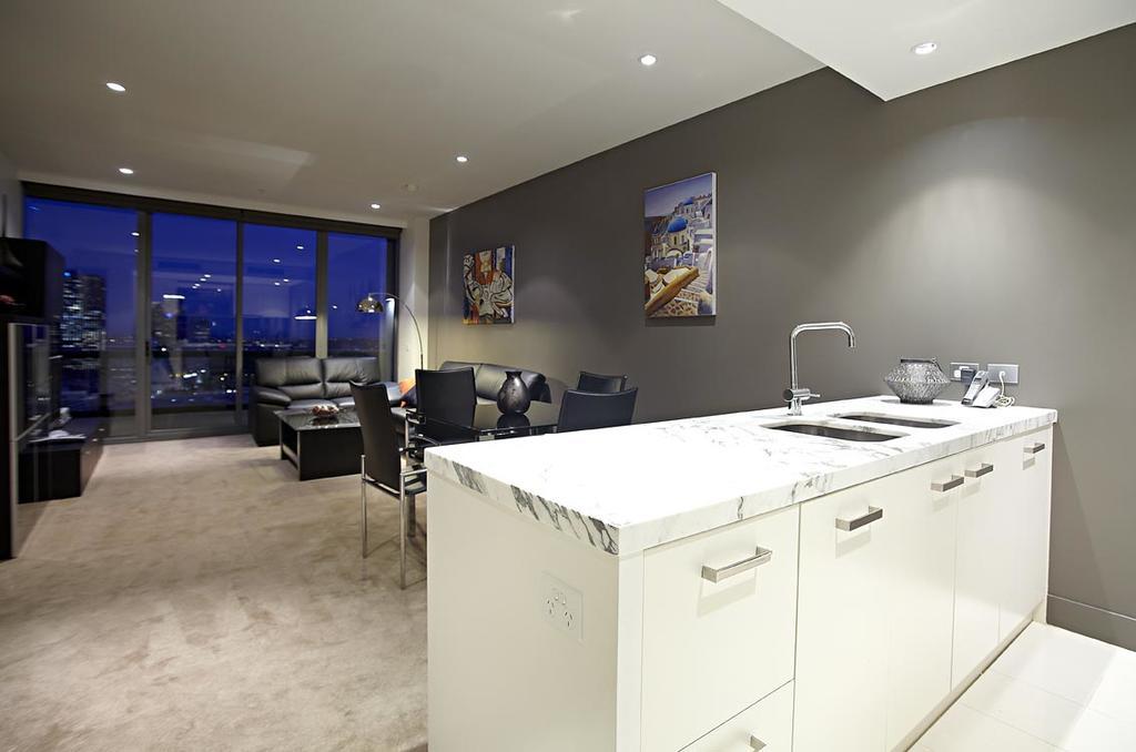 Melbourne Luxury Collection Apartment Exterior photo
