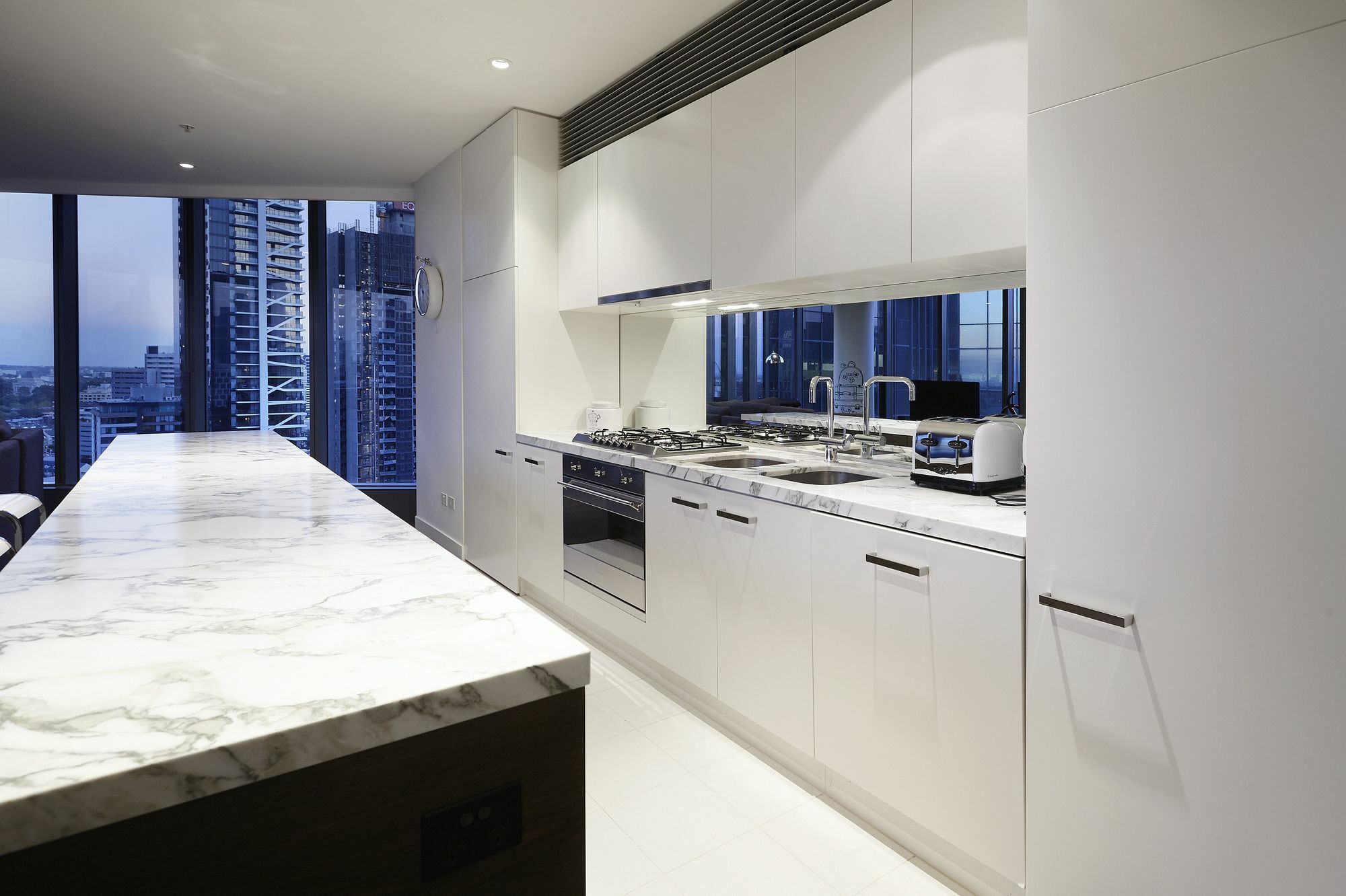 Melbourne Luxury Collection Apartment Exterior photo